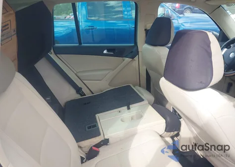 2010 Volkswagen Tiguan Wolfsburg Edition z USA, uszkodzony, nr VIN WVGBV7AX6AW513620